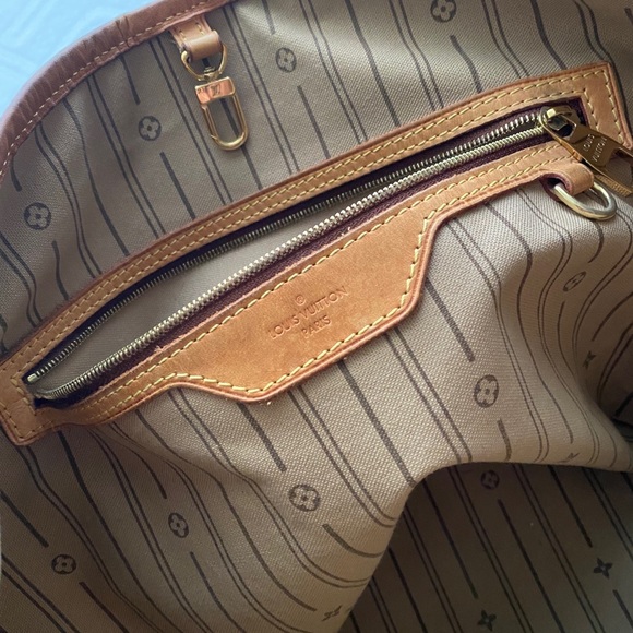 LOUIS VUITTON - Monogrammed brown canvas/leather. - Picture 4 of 6